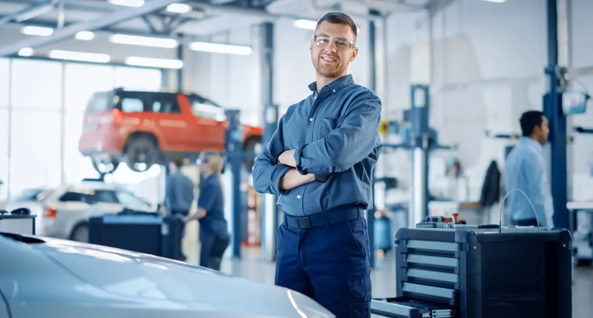 employé de garage
